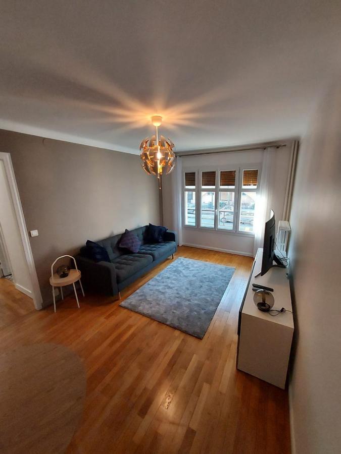 Bel Appartement 2 Pieces, Sortie De Metro Ligne 8 شارينتو لو بو المظهر الخارجي الصورة