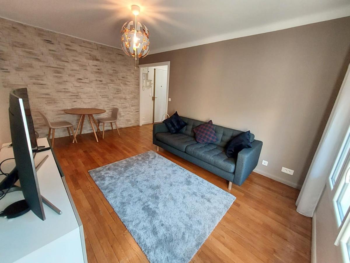 Bel Appartement 2 Pieces, Sortie De Metro Ligne 8 شارينتو لو بو المظهر الخارجي الصورة