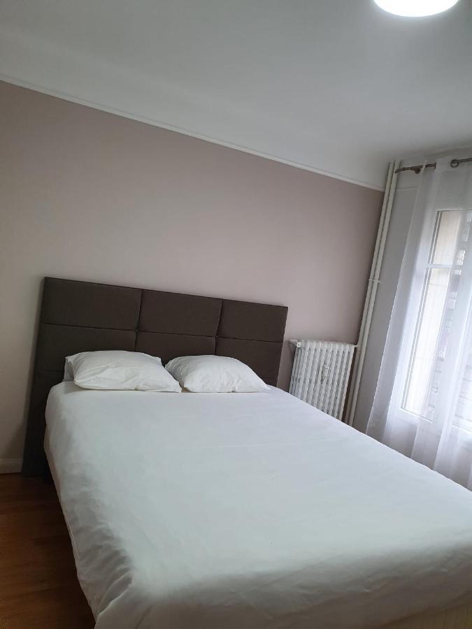 Bel Appartement 2 Pieces, Sortie De Metro Ligne 8 شارينتو لو بو المظهر الخارجي الصورة