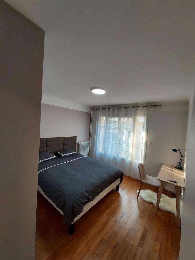 Bel Appartement 2 Pieces, Sortie De Metro Ligne 8 شارينتو لو بو المظهر الخارجي الصورة