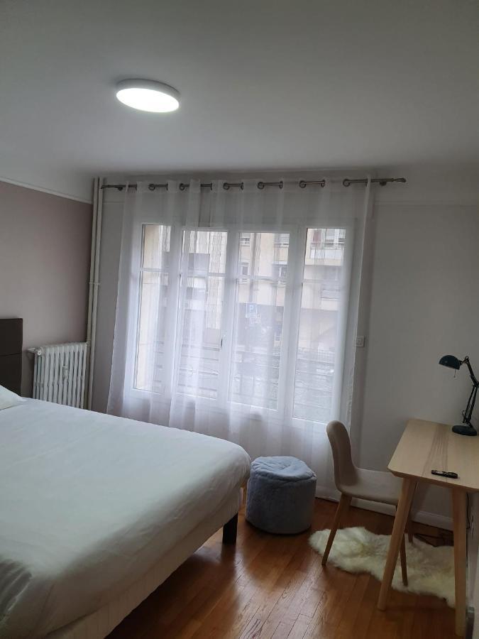 Bel Appartement 2 Pieces, Sortie De Metro Ligne 8 شارينتو لو بو المظهر الخارجي الصورة